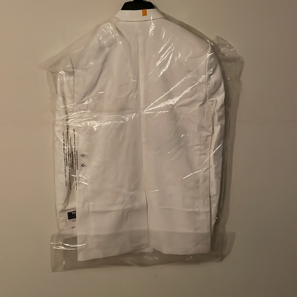 Tommy Hilfiger - Picture 3 of 6